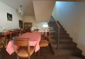 Foto 1 de Casa com 4 Quartos à venda, 340m² em Tabajaras, Uberlândia