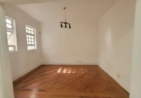 Foto 1 de Casa com 2 Quartos para alugar, 115m² em Jardins, São Paulo