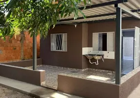 Foto 1 de Casa com 2 Quartos à venda, 95m² em Feu Rosa, Serra