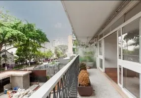 Foto 1 de Apartamento com 3 Quartos para alugar, 238m² em Higienópolis, São Paulo
