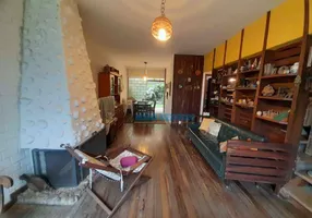 Foto 1 de Casa de Condomínio com 2 Quartos à venda, 105m² em Granja Guarani, Teresópolis