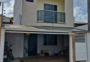 Foto 1 de Sobrado com 2 Quartos à venda, 71m² em Esmeralda, Cascavel