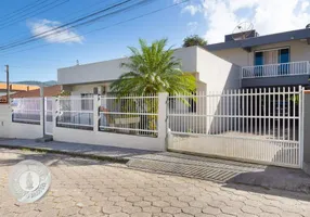 Foto 1 de Casa com 4 Quartos à venda, 370m² em Belchior Alto, Gaspar