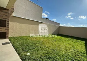 Foto 1 de Sobrado com 3 Quartos à venda, 125m² em Costeira, Araucária