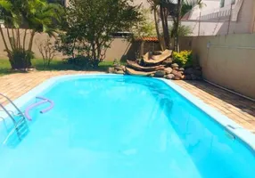 Foto 1 de Casa com 5 Quartos para alugar, 200m² em Praia dos Amores, Balneário Camboriú