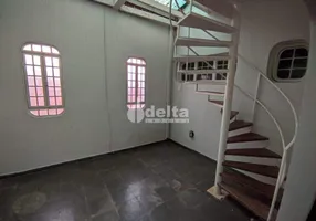 Foto 1 de Casa com 3 Quartos à venda, 300m² em Vigilato Pereira, Uberlândia