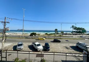 Foto 1 de Apartamento com 3 Quartos à venda, 200m² em Jardim Oceanico, Rio de Janeiro