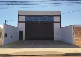 Foto 1 de Galpão/Depósito/Armazém para alugar, 234m² em Alto Umuarama, Uberlândia