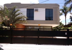 Foto 1 de Sobrado com 6 Quartos à venda, 408m² em Jardim Virgínia , Guarujá