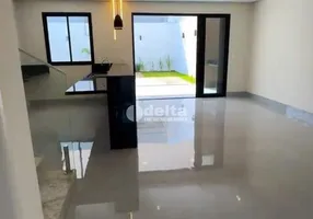 Foto 1 de Casa com 3 Quartos à venda, 240m² em Jardim Karaíba, Uberlândia