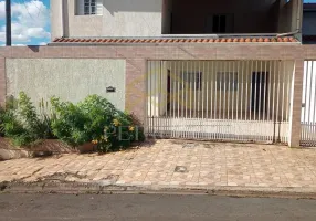 Foto 1 de Sobrado com 4 Quartos à venda, 275m² em Jardim Cura D'ars, Campinas