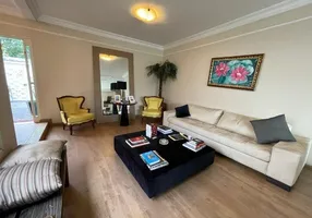 Foto 1 de Casa com 4 Quartos à venda, 425m² em Morada da Colina, Uberlândia