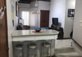 Foto 1 de Casa com 2 Quartos à venda, 80m² em Madri, Palhoça