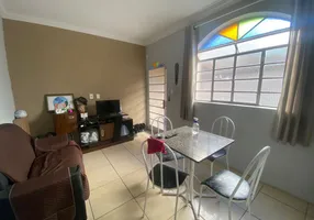 Foto 1 de Casa com 2 Quartos à venda, 67m² em Santa Rosa, Belo Horizonte