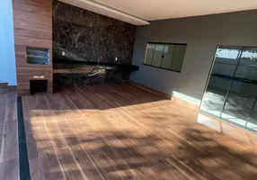 Foto 1 de Casa com 3 Quartos à venda, 140m² em Parque das Amendoeiras, Goiânia