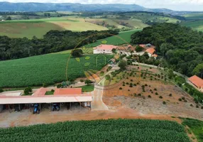 Foto 1 de Fazenda/Sítio com 5 Quartos à venda, 140m² em Centro, Caxambu