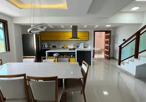 Foto 1 de Casa com 4 Quartos à venda, 330m² em Itapuã, Salvador