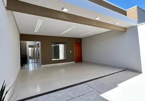 Foto 1 de Casa com 3 Quartos à venda, 120m² em Setor Cristina II, Trindade