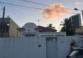 Foto 1 de Casa com 5 Quartos para venda ou aluguel, 180m² em Encruzilhada, Recife