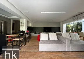 Foto 1 de Casa de Condomínio com 3 Quartos à venda, 310m² em Moema, São Paulo