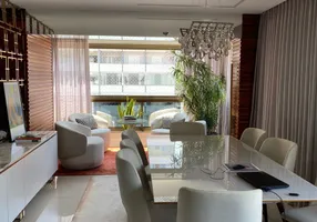 Foto 1 de Apartamento com 3 Quartos à venda, 206m² em Beira Mar, Florianópolis