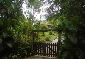 Foto 1 de Casa de Condomínio com 5 Quartos à venda, 260m² em Caneca Fina, Guapimirim