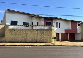 Foto 1 de Casa com 3 Quartos à venda, 215m² em Jardim Paraiso, Botucatu
