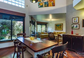 Foto 1 de Casa de Condomínio com 4 Quartos à venda, 359m² em Cristal, Porto Alegre