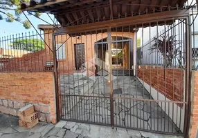 Foto 1 de Casa com 3 Quartos à venda, 99m² em Medianeira, Porto Alegre