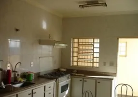 Foto 1 de Casa com 4 Quartos à venda, 255m² em Califórnia, Passos