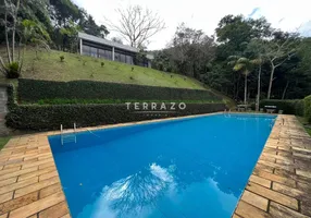 Foto 1 de Casa de Condomínio com 5 Quartos à venda, 130m² em Três Córregos, Teresópolis