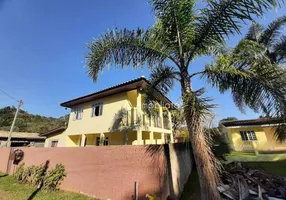 Foto 1 de Sobrado com 3 Quartos à venda, 135m² em Paiol de Baixo, Campina Grande do Sul