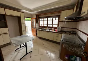 Foto 1 de Casa de Condomínio com 4 Quartos para alugar, 280m² em Vila Edmundo, Taubaté