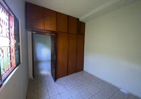 Foto 1 de Casa com 4 Quartos para alugar, 100m² em Nossa Senhora Aparecida, Uberlândia
