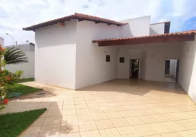 Foto 1 de Casa com 3 Quartos à venda, 199m² em Cidade Jardim, Uberlândia