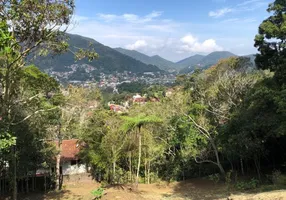 Foto 1 de Lote/Terreno à venda, 728m² em Parque do Ingá, Teresópolis