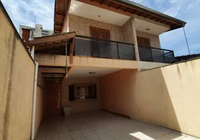 Foto 1 de Sobrado com 3 Quartos à venda, 170m² em Vila Milton, Guarulhos
