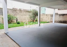Foto 1 de Casa com 6 Quartos para alugar, 360m² em Tabajaras, Uberlândia