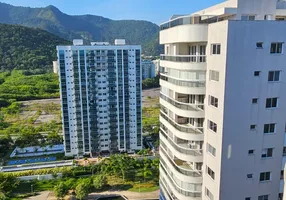 Foto 1 de Apartamento com 3 Quartos à venda, 247m² em Camorim, Rio de Janeiro