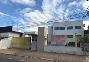 Foto 1 de Galpão/Depósito/Armazém com 5 Quartos para alugar, 1800m² em Jardim Califórnia, Cuiabá