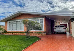 Foto 1 de Casa com 4 Quartos à venda, 238m² em Bacacheri, Curitiba