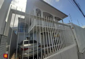 Foto 1 de Casa com 3 Quartos à venda, 205m² em Barreiros, São José