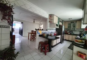 Foto 1 de Casa com 3 Quartos à venda, 250m² em Conjunto Habitacional Sol Nascente, Maringá