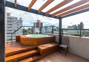 Foto 1 de Apartamento com 4 Quartos à venda, 197m² em Petrópolis, Porto Alegre