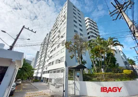 Foto 1 de Apartamento com 2 Quartos para alugar, 65m² em Centro, Florianópolis