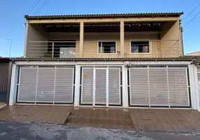 Foto 1 de Sobrado com 5 Quartos à venda, 150m² em Santa Maria, Brasília