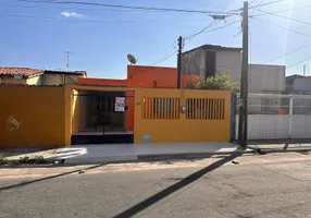 Foto 1 de Casa com 3 Quartos para alugar, 131m² em Montese, Fortaleza