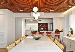 Foto 1 de Casa com 4 Quartos à venda, 320m² em Vila Sofia, São Paulo