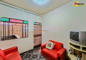 Foto 1 de Casa com 3 Quartos à venda, 60m² em Sagrada Família, Divinópolis