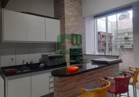 Foto 1 de Casa de Condomínio com 3 Quartos à venda, 95m² em Daniel Fonseca, Uberlândia